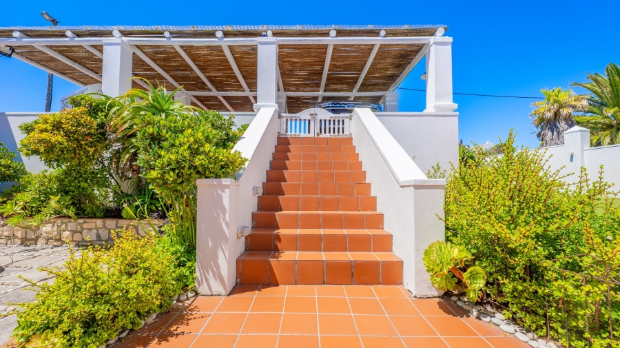 5 Bedroom Property for Sale in Arniston Western Cape